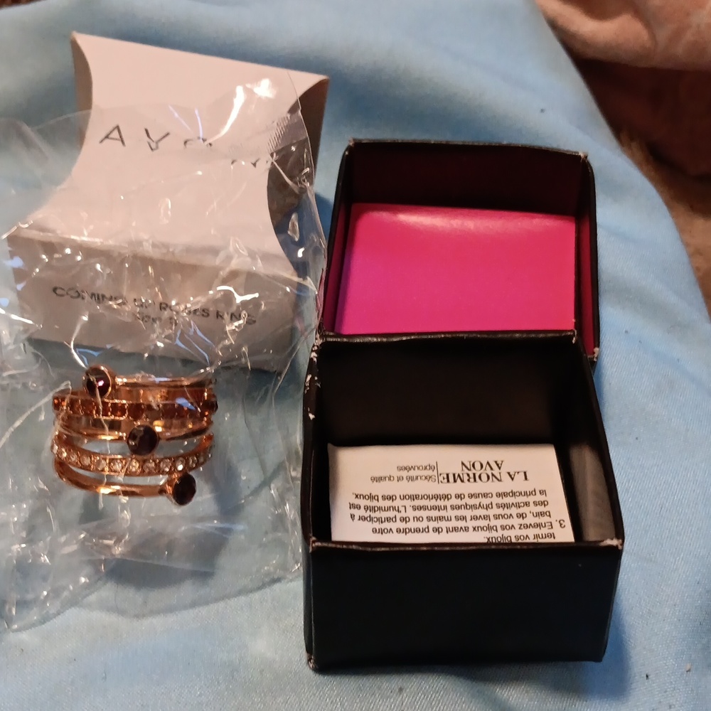 #Avon 2016 Coming Up Roses Ring size 8